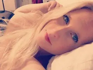 AstralElla  live sex cam