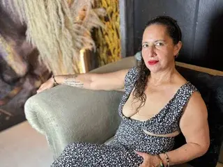 Luna_Mature  live sex cam