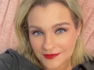 MistyRosex26  live sex cam