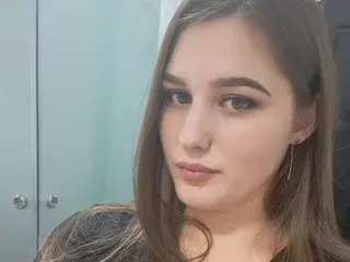 Annika19  live sex cam
