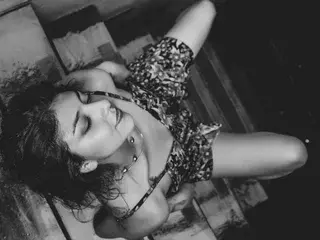 Ely19  live sex cam