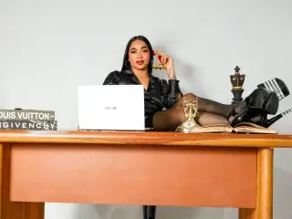 KarlaBellucci  live sex cam