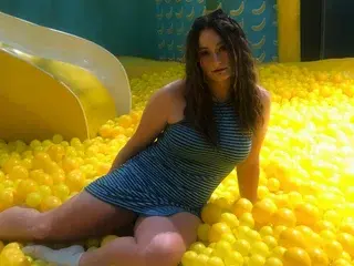 MiaMoose  live sex cam