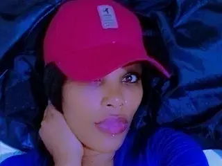 Sexxy_254  live sex cam