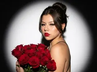 SkyValentiinee  live sex cam