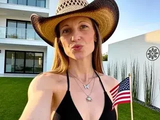 MissIvySinclair  live sex cam