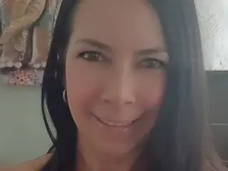 April_Desire  live sex cam