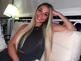 AssmerisingX  live sex cam