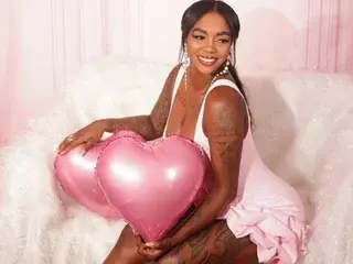 VenusMillan  live sex cam