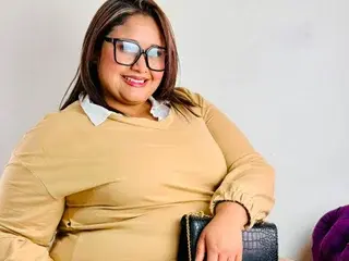 BustyyJuicy  live sex cam