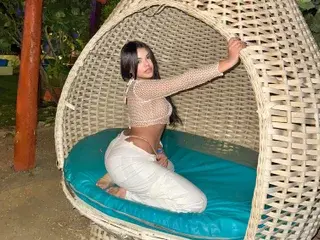 Dailyn44  live sex cam