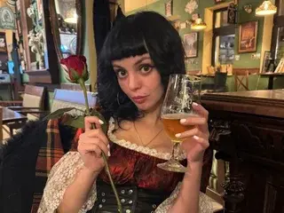 LEEZIE  live sex cam