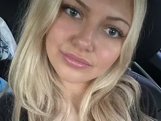 Barbiebby21  live sex cam