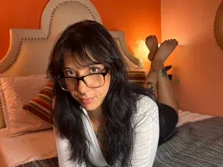Nora_temptress  live sex cam