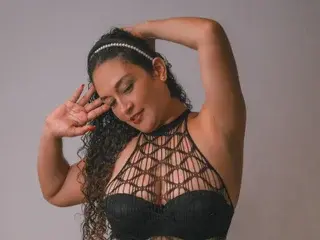 Rosalindaa77  live sex cam