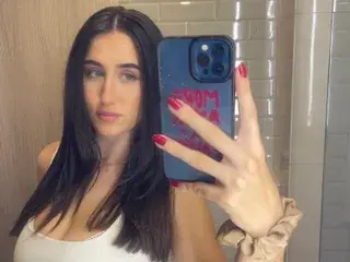 DaisyyHarperr  live sex cam