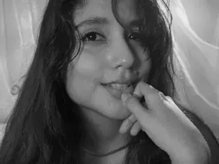 HaileyBunny_18  live sex cam