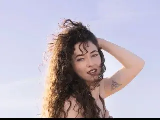 Aria_RoseXO  live sex cam
