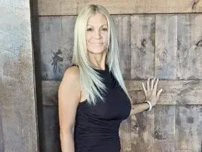 Delilah112  live sex cam
