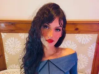 Tammy33  live sex cam