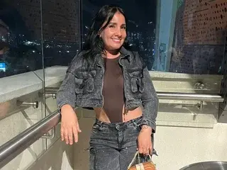 AryaLeon  live sex cam