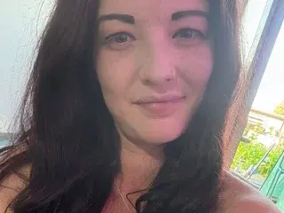 QueenieeSubxoxoxox  live sex cam