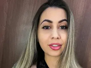 RoseDiamond18  live sex cam