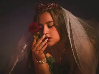 FloraTwiisted  live sex cam