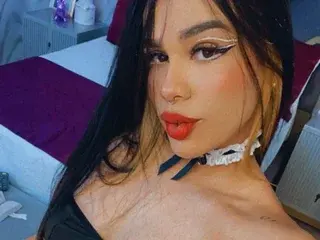 MaddyLovexxx  live sex cam