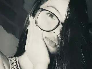 VAL18  live sex cam