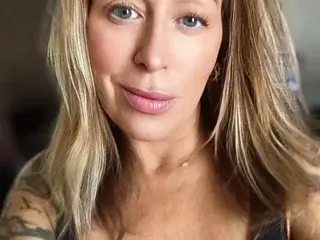 HardLimitCutie  live sex cam