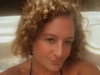 Sasha_B22  live sex cam