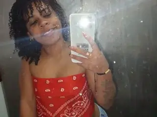EmaaMoon  live sex cam