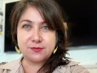 Teacher_Mia  live sex cam