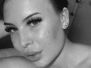 Mckenziebabestation  live sex cam