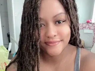 XxxRina  live sex cam