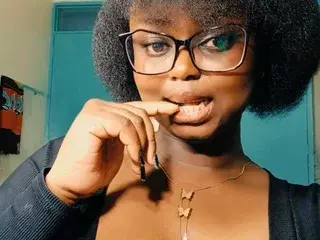 PrettyDoll22  live sex cam