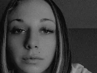 AnnabelleHut  live sex cam