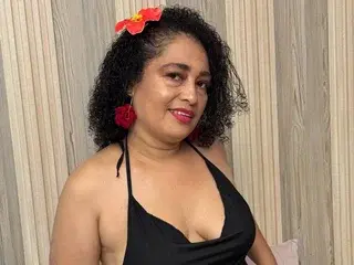 Bianca_Milf  live sex cam
