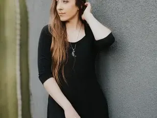 EmeraldOstara  live sex cam