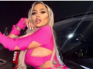 BlancheLuxee  live sex cam