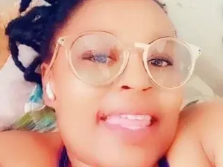 GorrilaGripMilf  live sex cam