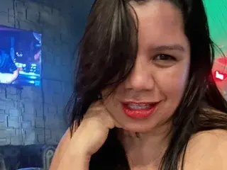 MatureAnika  live sex cam