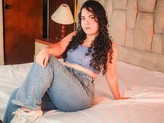 NicolleOverton  live sex cam