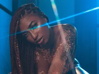 StacyMoonx  live sex cam