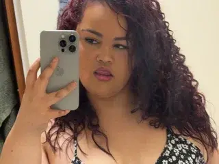 Tamzin  live sex cam