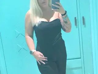 Verticalvixxen  live sex cam