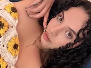 AlanaBianco  live sex cam