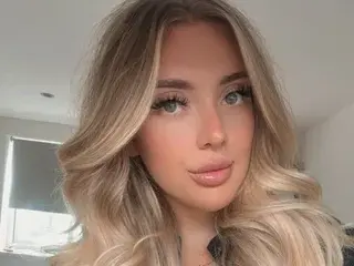 BabyDollN  live sex cam
