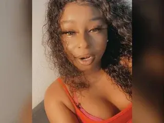 CandiiRaiin  live sex cam